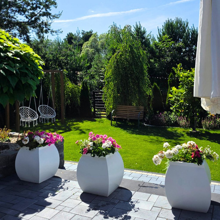 Duża donica ogrodowa Mars 51 cm, z górnym rantem, biała