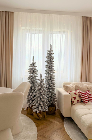 Choinka sztuczna Slim ośnieżona w doniczce 200 cm