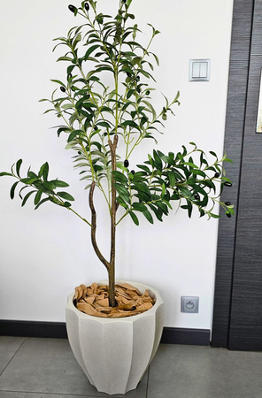 Sztuczna roślina dekoracyjna – Drzewko oliwne w doniczce 120 cm