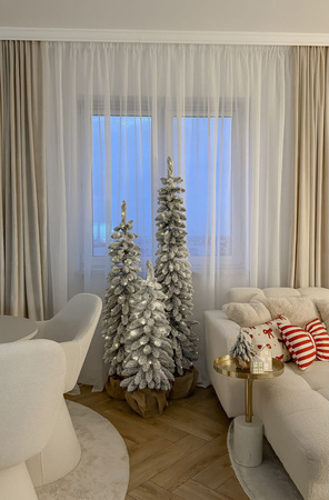 Choinka sztuczna Slim ośnieżona w doniczce 80 cm