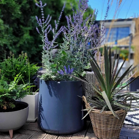 Donica okrągła nowoczesna Zoe 50 cm z półką, antracyt