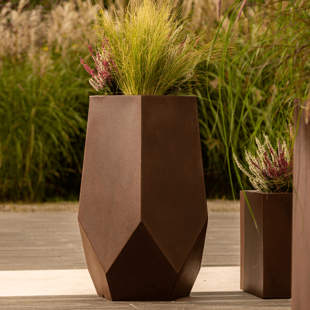 Wysoka donica Bari 71 cm z półką, corten outlet