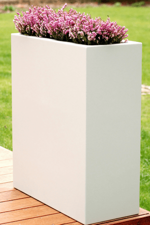 Prostokątna donica z włókna szklanego Wall wys. 60 x 70 x 30 cm, biała