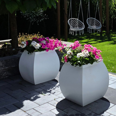 Duża donica ogrodowa Mars 51 cm, z górnym rantem, biała