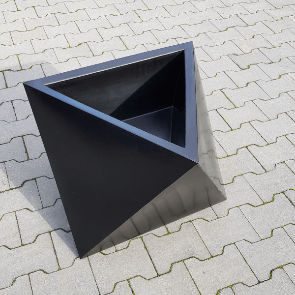 Duża donica geometryczna Eos 50 cm z półką, czarna